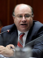Piedecasas: "No puede ser que cada cuatro años tengamos que elegir totalmente un órgano colectivo"