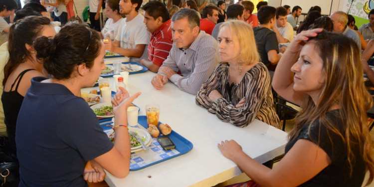 Comer saludablemente, uno de los objetivos de la UNCUYO