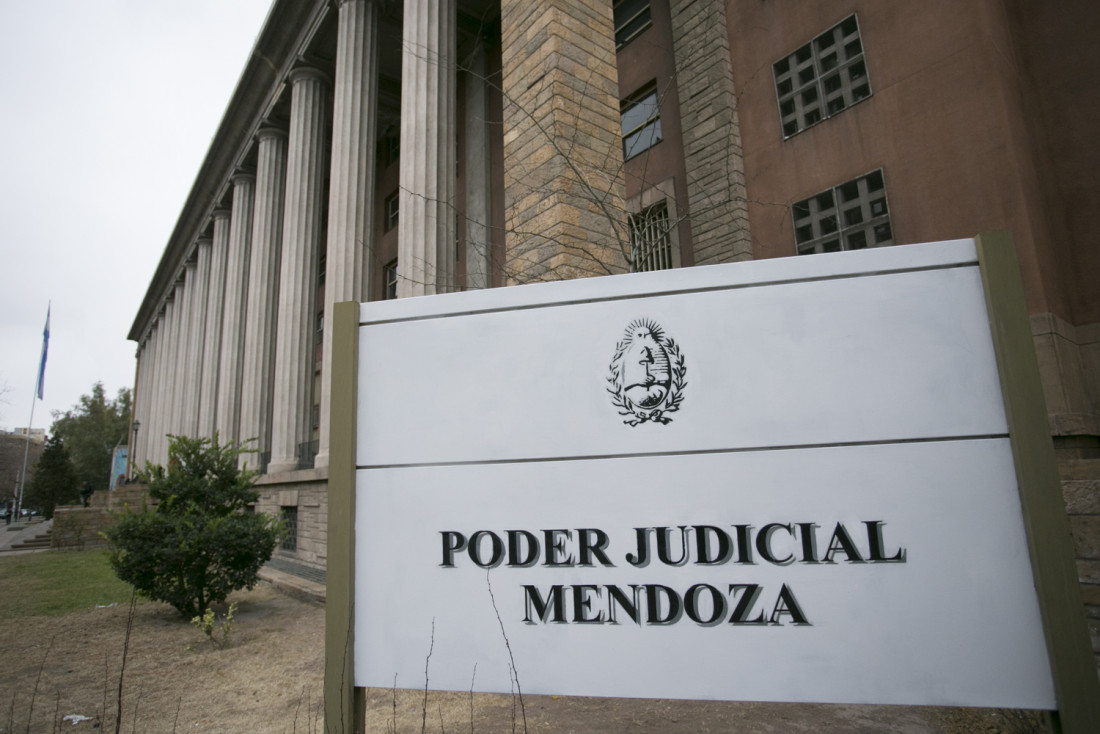 El Poder Judicial se mira el ombligo