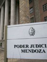 El Poder Judicial se mira el ombligo