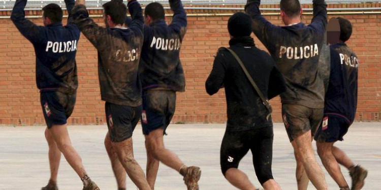 Schleider: "Los policías son representantes de la sociedad para el uso de la fuerza, pero son civiles"