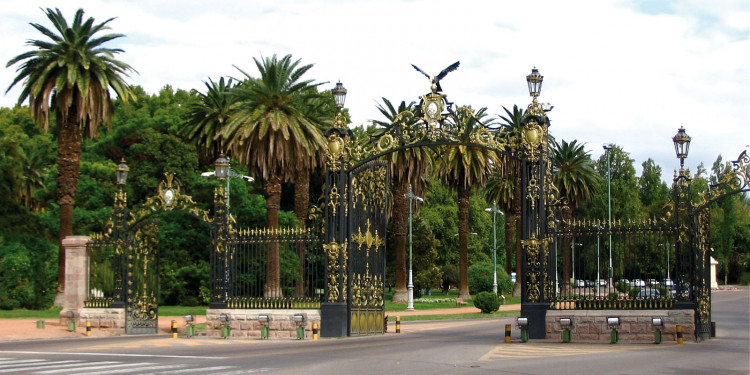 Cornejo anunció obras en el Parque San Martín