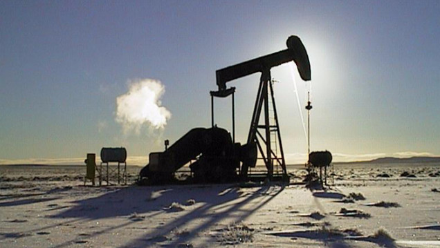 imagen Anuncian el miércoles la quita de áreas de explotación petrolera a YPF 