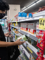 Casi 90 mil pesos para no caer por debajo de la línea de la pobreza