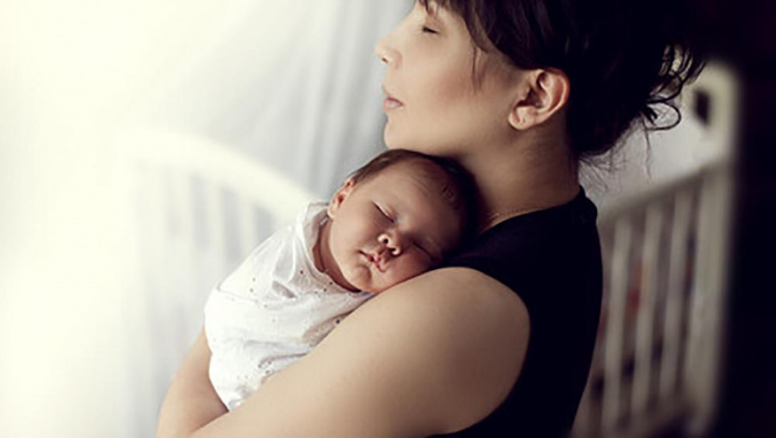 "Mamá canguro", el método más aconsejado por la OMS para estabilizar a bebés prematuros