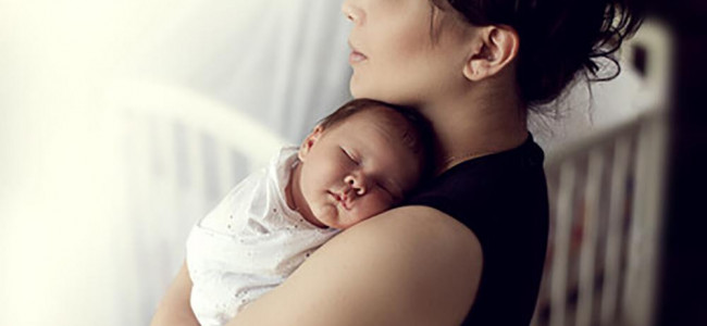 "Mamá canguro", el método más aconsejado por la OMS para estabilizar a bebés prematuros