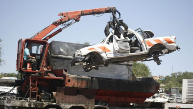 imagen Antes de fin de año, 10 mil autos abandonados serán convertidos en chatarra