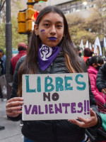 Vergüenza, miedo y carencia económica: las barreras de las argentinas para salir de la violencia