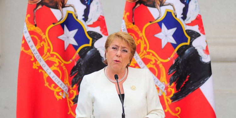Bachelet se siente "optimista" para afrontar su último año de mandato