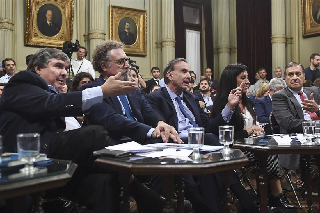 Con aval de algunos senadores del PJ, el Presupuesto nacional tiene dictamen