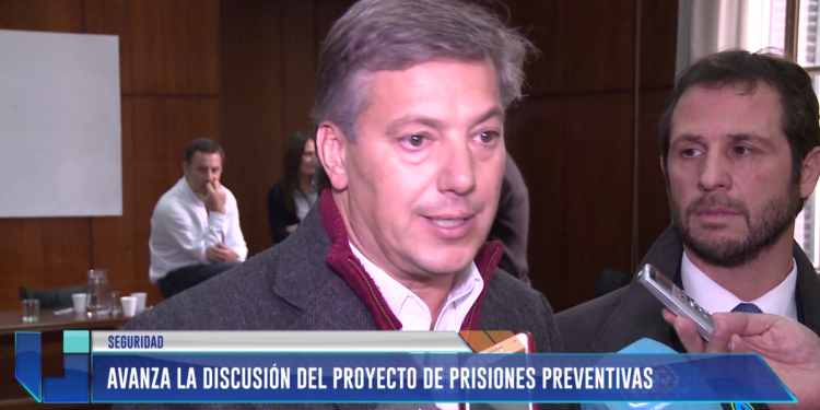 Avanza la discusión del proyecto de prisiones preventivas