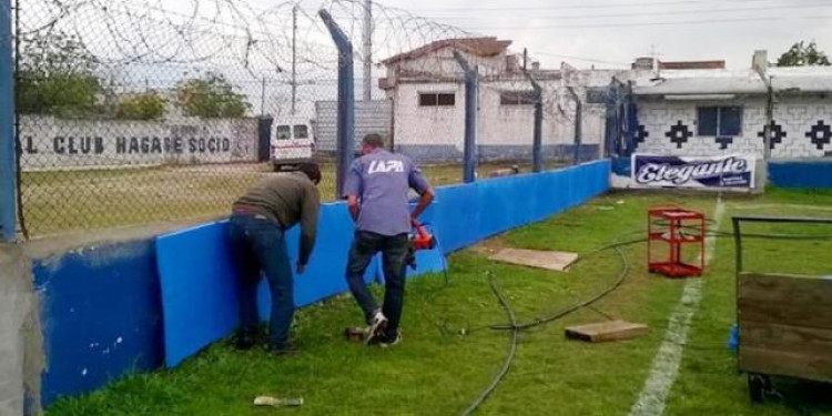Presentaron un proyecto para colocar colchonetas en las canchas de Mendoza
