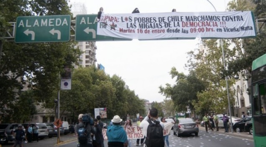 Ya con el Papa en suelo chileno, continúan las protestas por su visita 