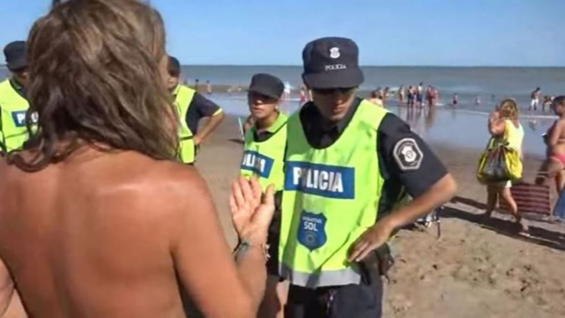 Miles de mujeres participaron del Tetazo en el Obelisco