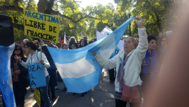 imagen La protesta antifracking "fracturó" el festejo patrio