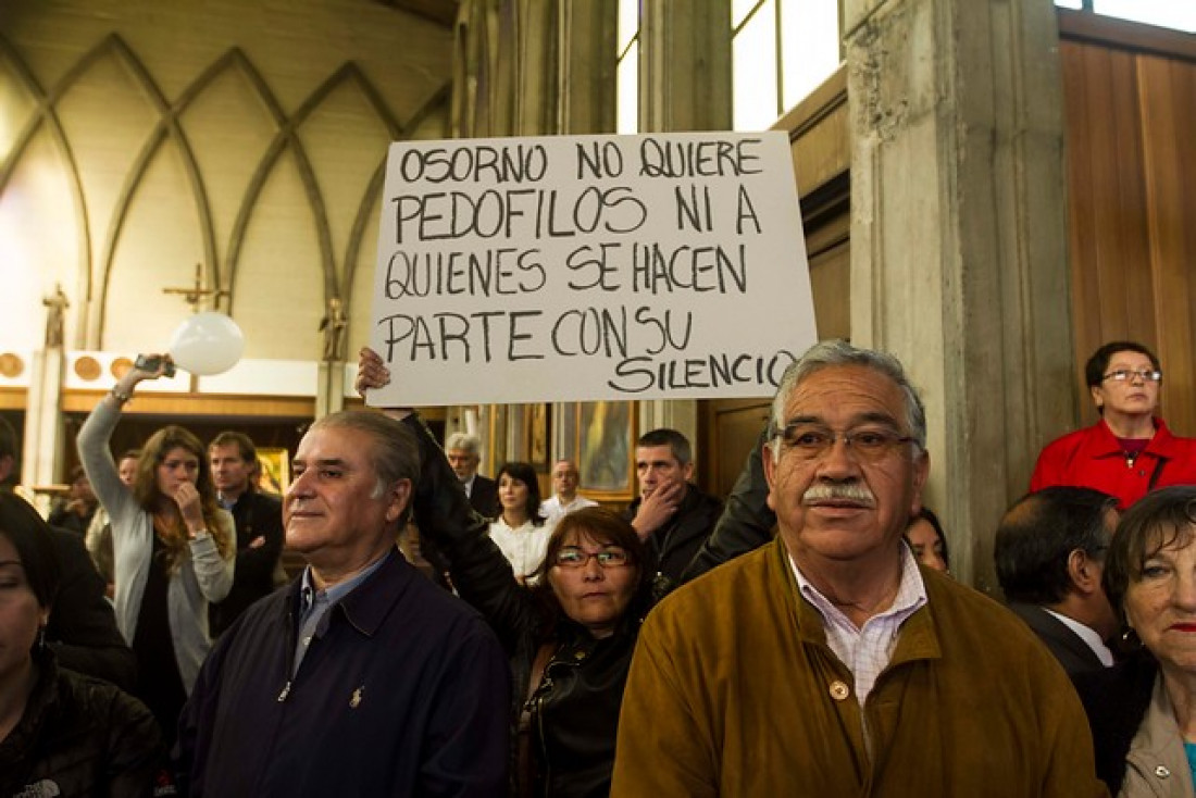 Exigen en Chile que Francisco excomulgue a un cura acusado por abusos