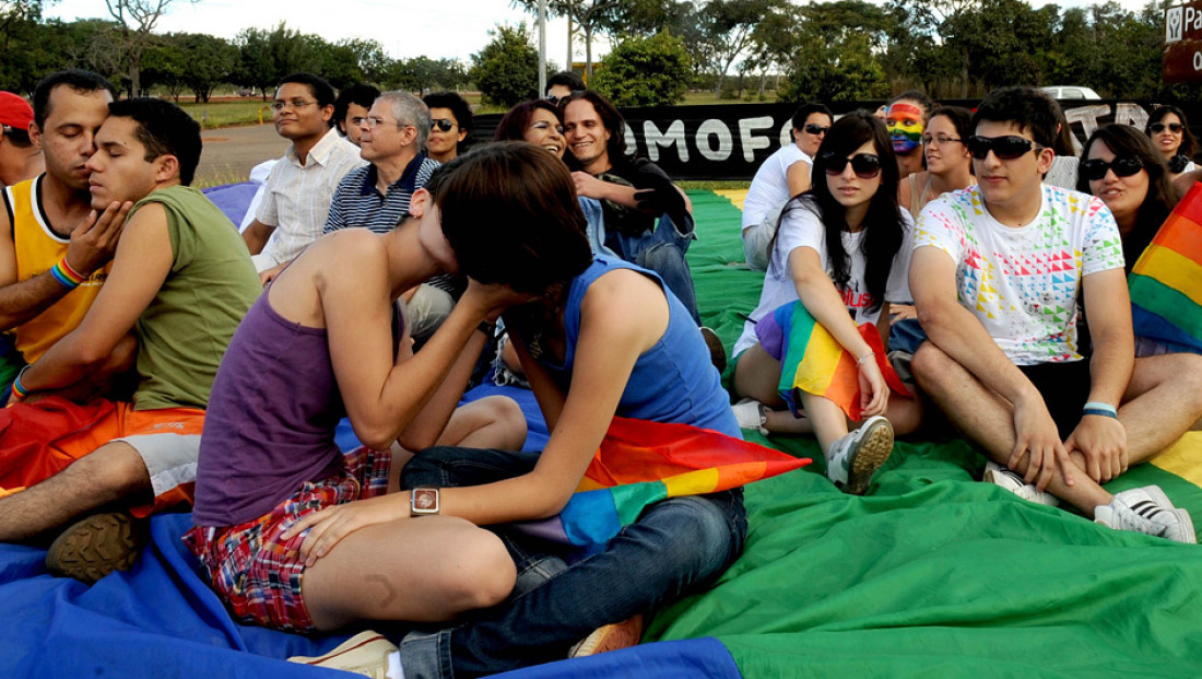 Homofobia: su relación con el sexismo y las normativas de opresión social