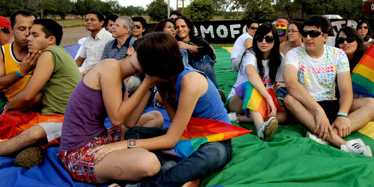 Homofobia: su relación con el sexismo y las normativas de opresión social