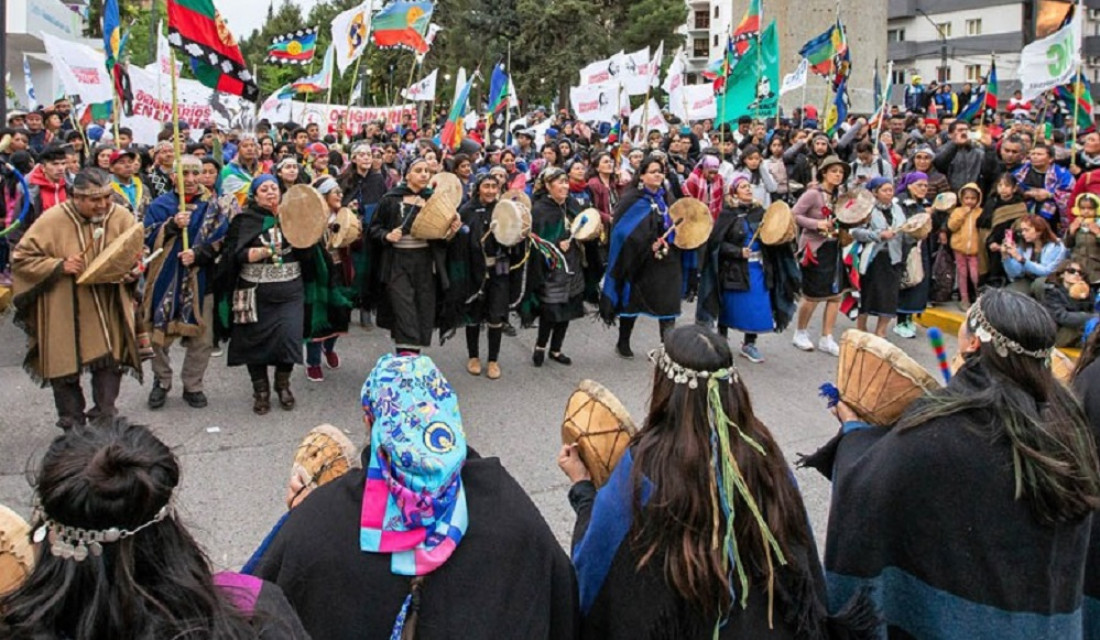 Conmemoran el Día del Indio Americano con marchas para desterrar el racismo en Mendoza