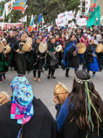 Conmemoran el Día del Indio Americano con marchas para desterrar el racismo en Mendoza