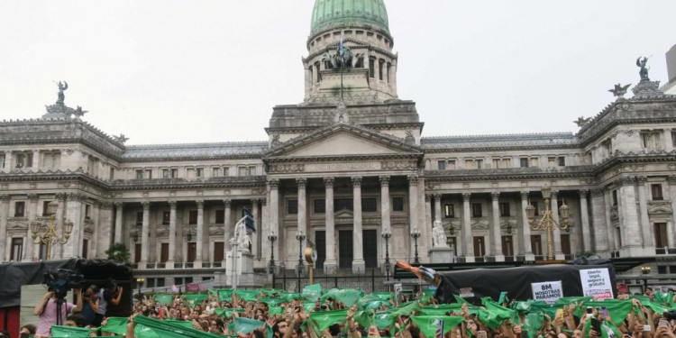 Mendoza se suma al "puentazo" federal por el aborto legal