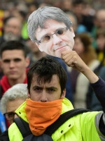 Detuvieron a Puigdemont y miles de catalanes protestan en la calle