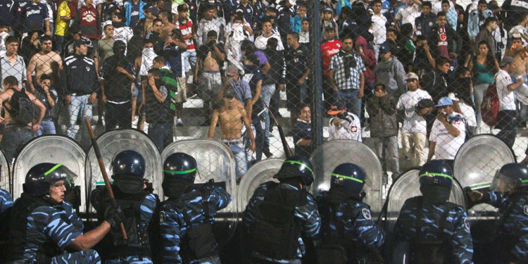 La Nación lanzó un reglamento contra la violencia en el fútbol