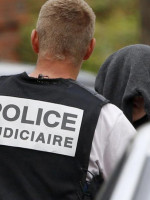 Medios franceses dejan de publicar fotos de los terroristas