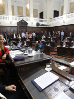 Senado: con los votos seguros, la UCR discute el ítem aula