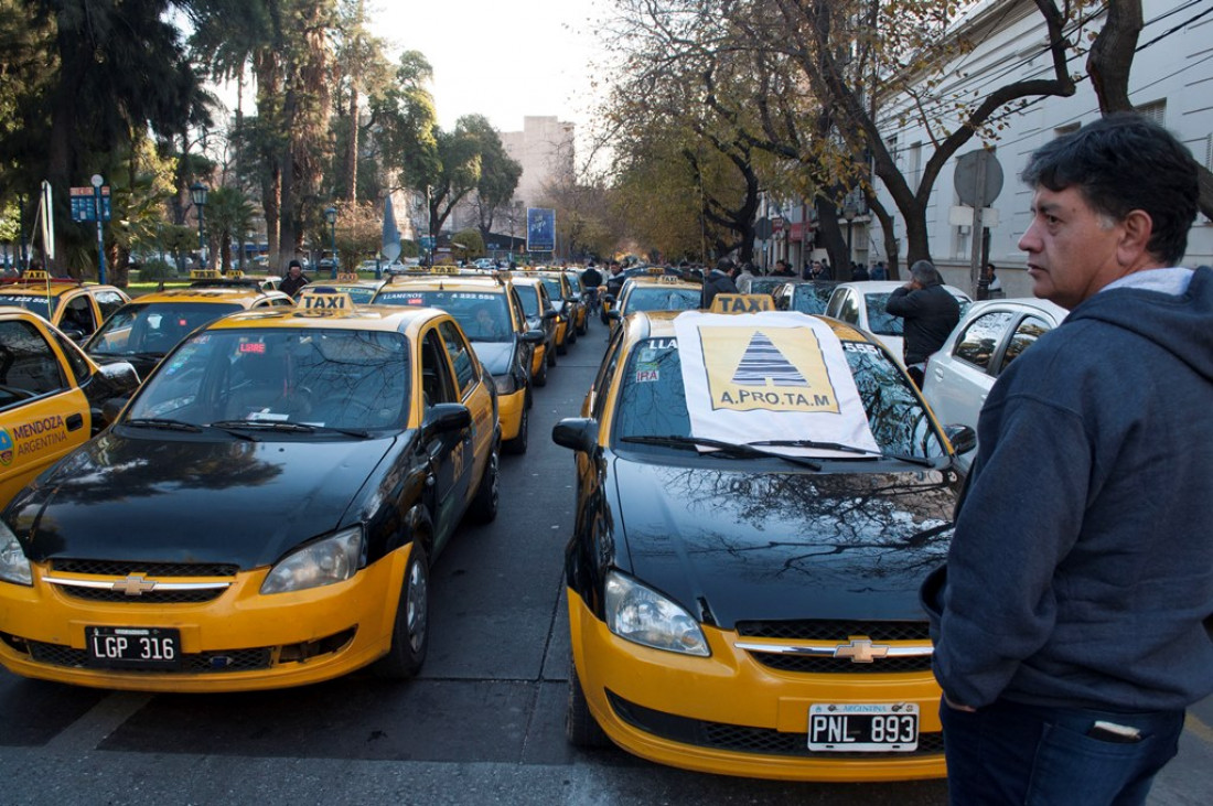 Taxistas se manifestaron en contra de la Ley de Movilidad