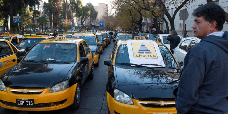 Taxistas se manifestaron en contra de la Ley de Movilidad