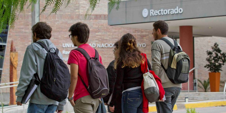Macri dio plazo hasta el 29 de febrero a las universidades para que justifiquen convenios