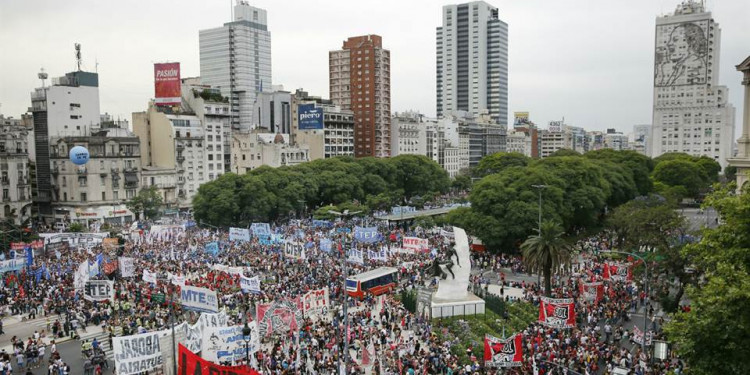 Reforma previsional: marcha, incidentes y paro el viernes 