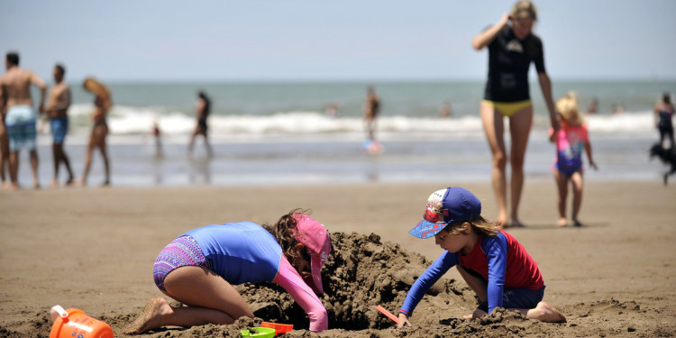 Furor en la Costa argentina por las remeras "inteligentes"