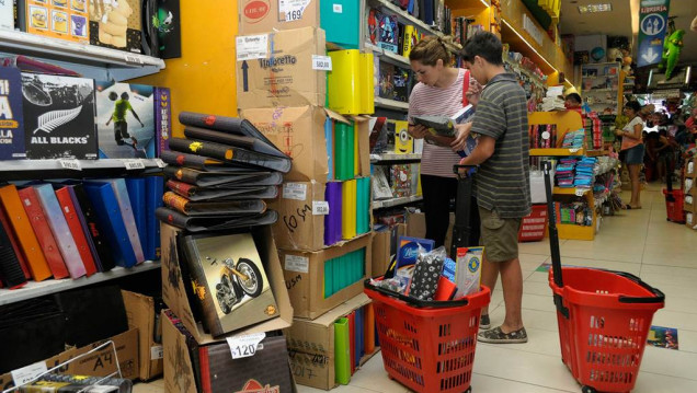 imagen Se necesitan entre $ 350 y $ 550 para comprar la canasta escolar