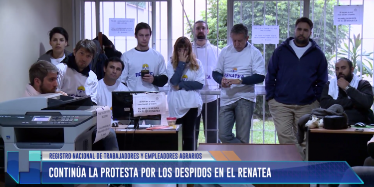 Continúa la protesta por los despidos en el RENATEA
