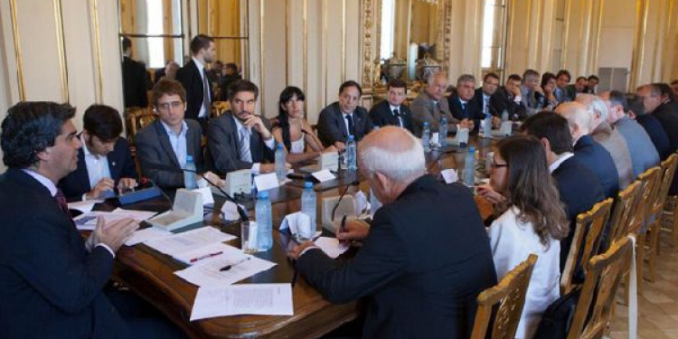 Las perspectivas del sector turístico se analizaron en la reunión entre ministros y la CAT