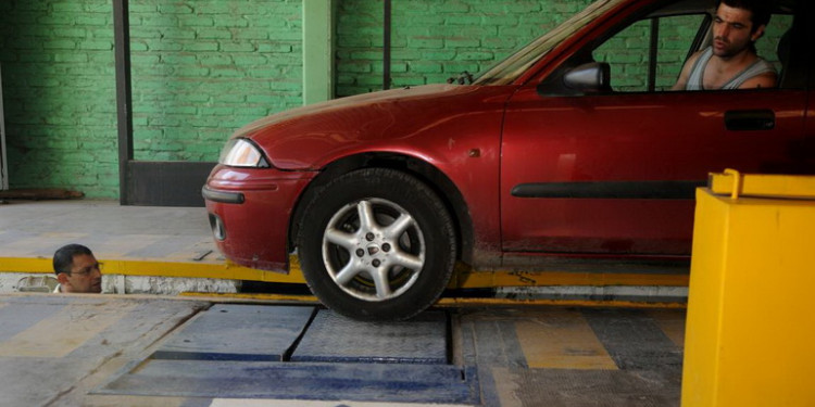 Emerge la polémica licitación de la verificación vehicular