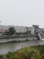 Se derrumbó un puente en Italia: 22 muertos