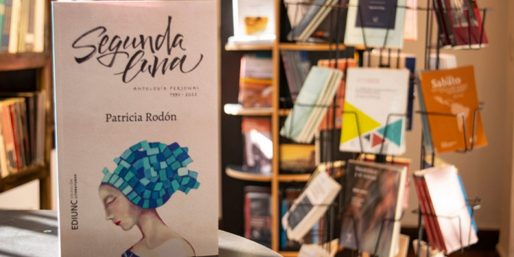 Patricia Rodón presenta su antología poética "Segunda Luna"