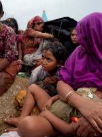 Birmania admite que al menos 176 pueblos rohingya han sido vaciados de residentes