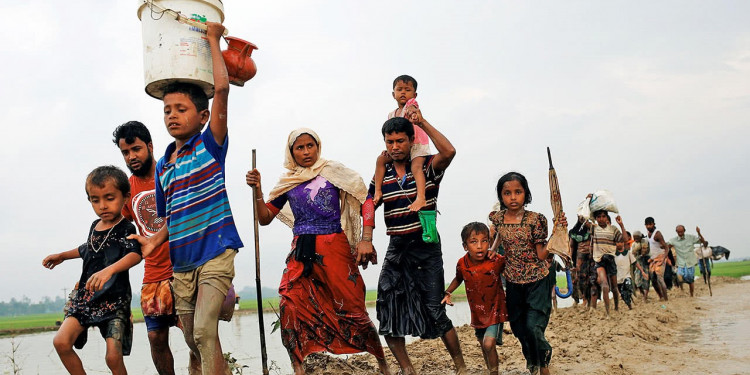 Ya son 370 000 los rohingyas que huyeron a Bangladesh en las últimas dos semanas