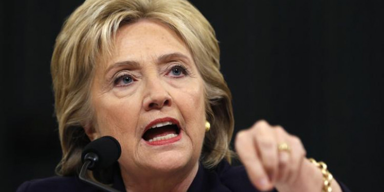Hillary Clinton rechaza las críticas republicanas por el atentado en Libia