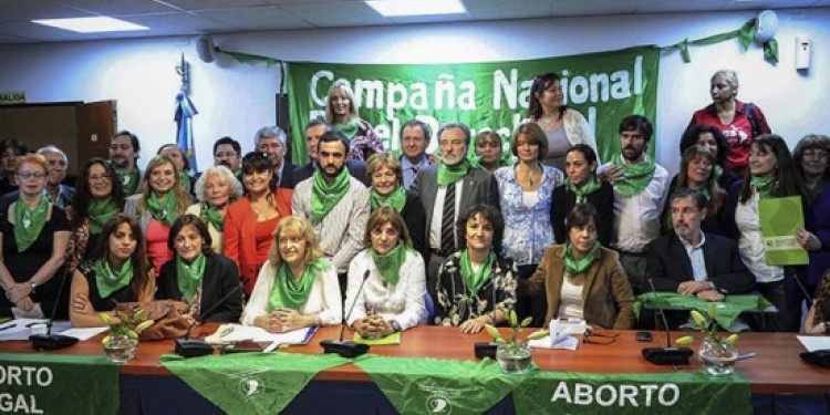 Presentan nuevamente proyecto para legalizar el aborto