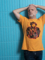 Sebastián Wainraich vuelve con "Frágil": "Es un viaje que atraviesa los temas cruciales de la vida"