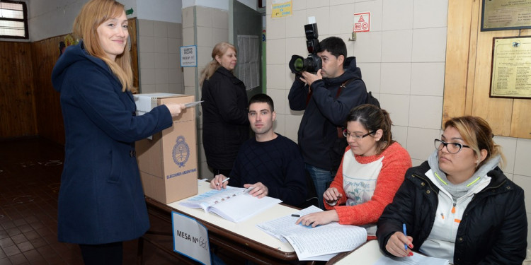 Sagasti aseguró que el FpV está "cuidando los votos"