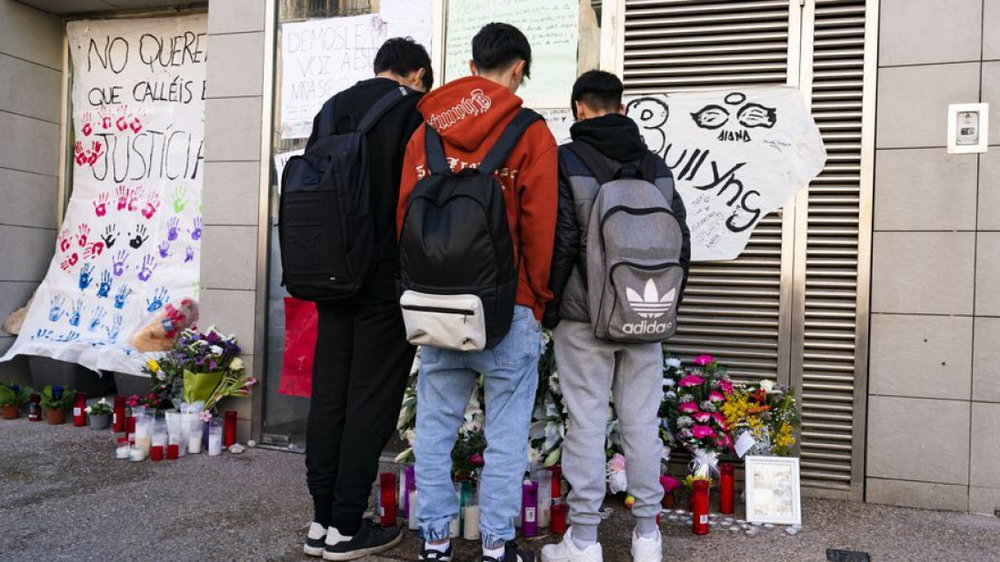 Discriminación y "bullying": el hostigamiento a las víctimas argentinas que se arrojaron de un edificio en Barcelona