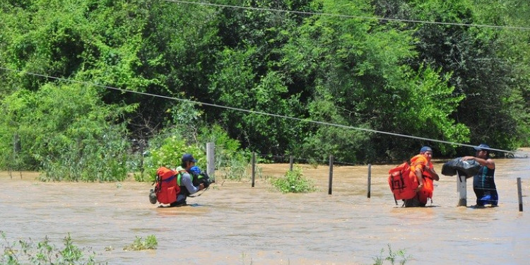 Miles de evacuados en Salta tras las inundaciones por la crecida del río Pilcomayo