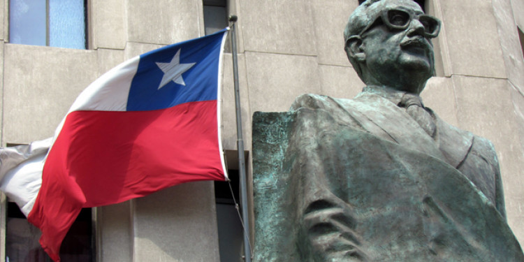 Inauguraron en Chile un monumento en honor de Salvador Allende