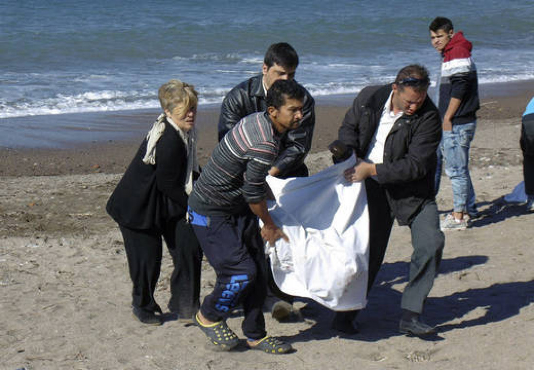 Al menos 13 refugiados se ahogaron en el Egeo